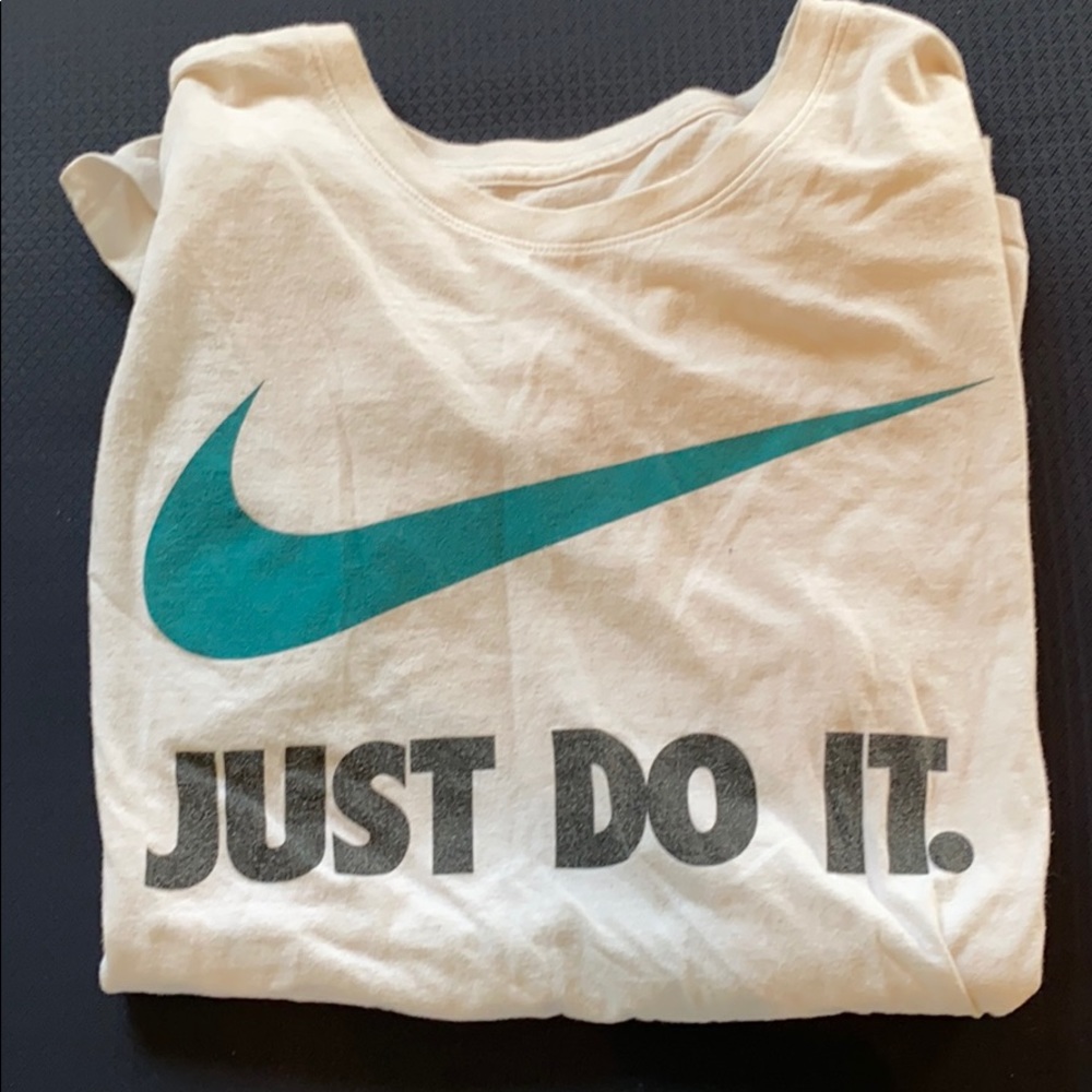 Nike T-shirt